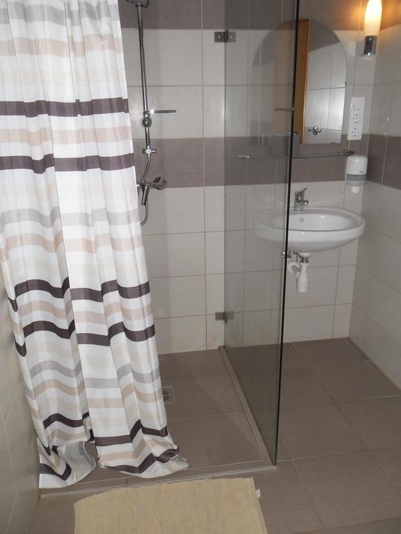 Attila Vendeghaz Tapioszentmarton Hotel Luaran gambar